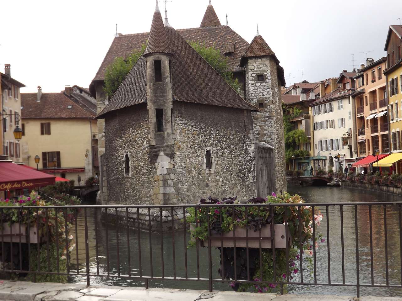 ANNECY STAD. Pussel online