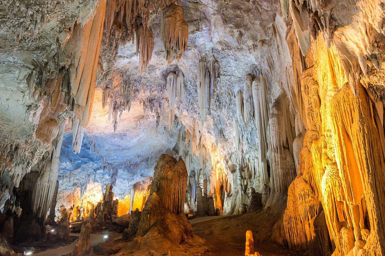 Ο σταλακτίτης Postojna σπηλιά στη Σλοβενία online παζλ