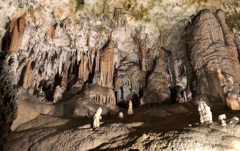 Postojna cseppkőbarlangok Szlovénia online puzzle