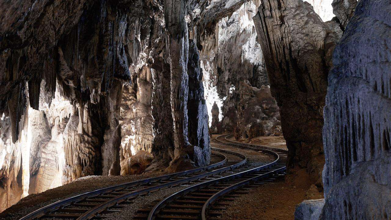 Postojna cseppkőbarlangok Szlovénia kirakós online