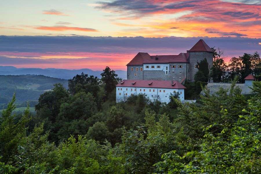 Grad Podsreda i Slovenien Pussel online