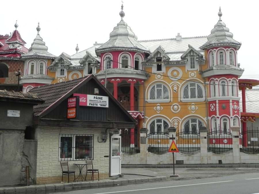 τσιγγάνικο παλάτι στη Ρουμανία online παζλ