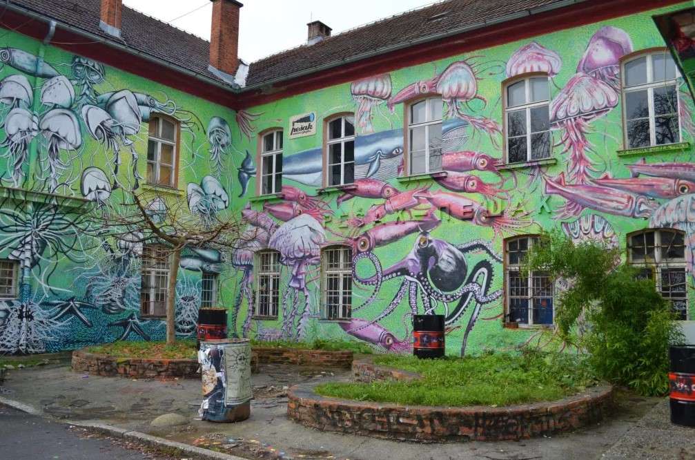 Ljubljana Metelkova Mesto graffiti Szlovénia kirakós online