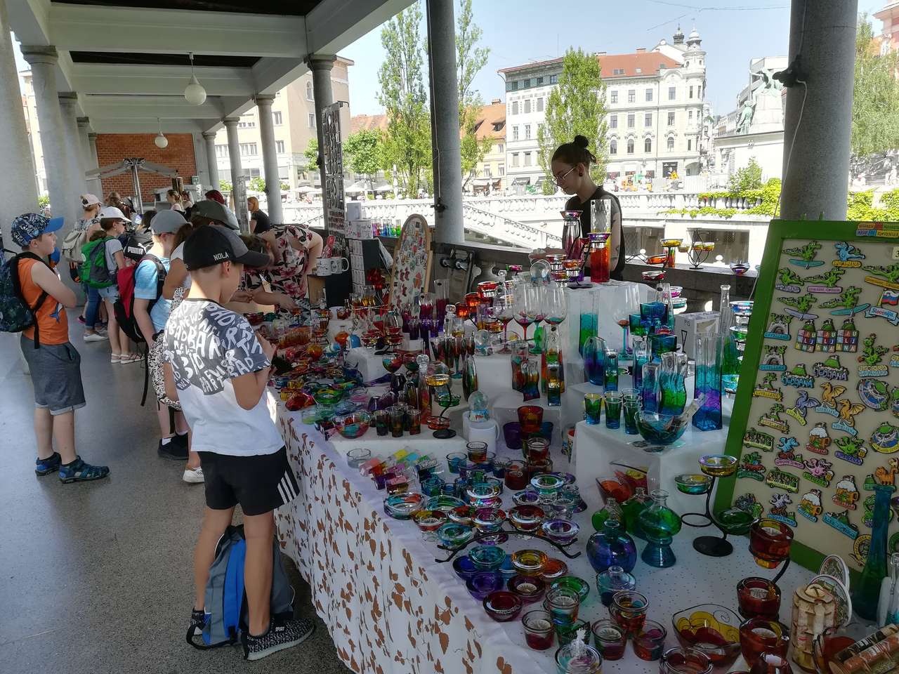Пазарът на Любляна сергии Словения онлайн пъзел