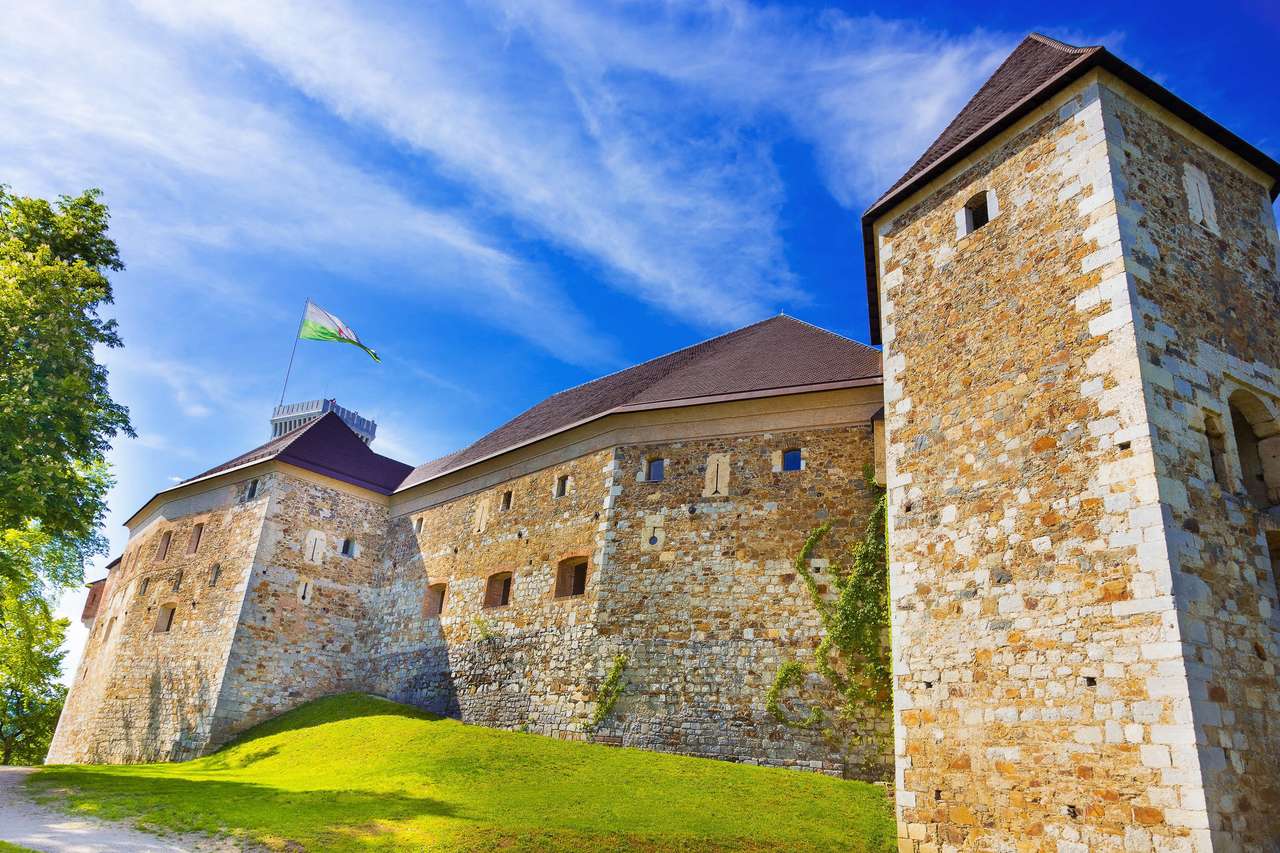 La colina del castillo de Ljubljana Eslovenia rompecabezas en línea