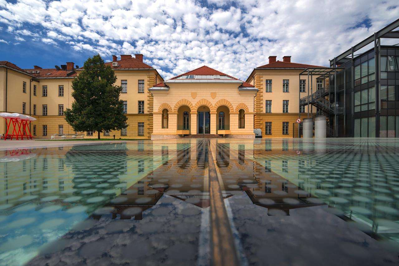 Етнографски музей в Любляна онлайн пъзел