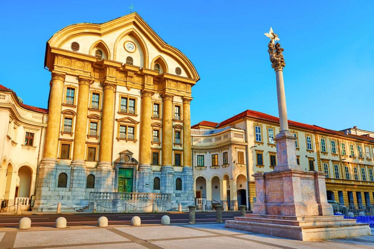 Ljubljana Deifaltigkeitskirche Slowenien Puzzlespiel online