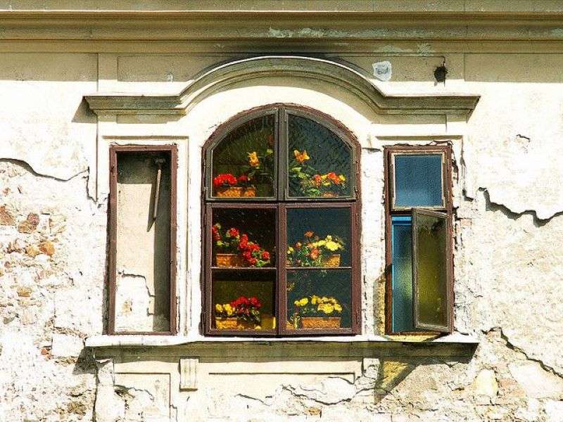 Παράθυρο παλαιού σπιτιού της Λουμπλιάνα Σλοβενία παζλ online