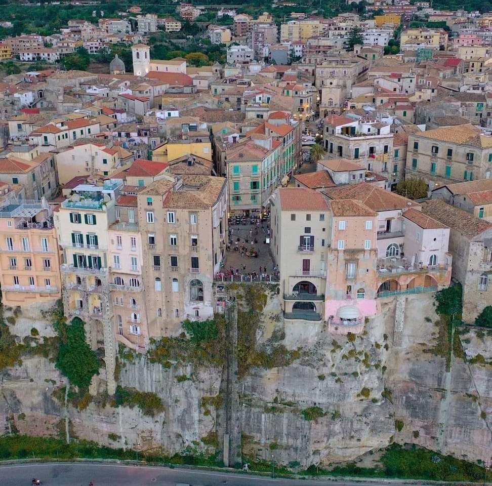 Tropea, província de Vibo Valentia Calabria Itália puzzle online