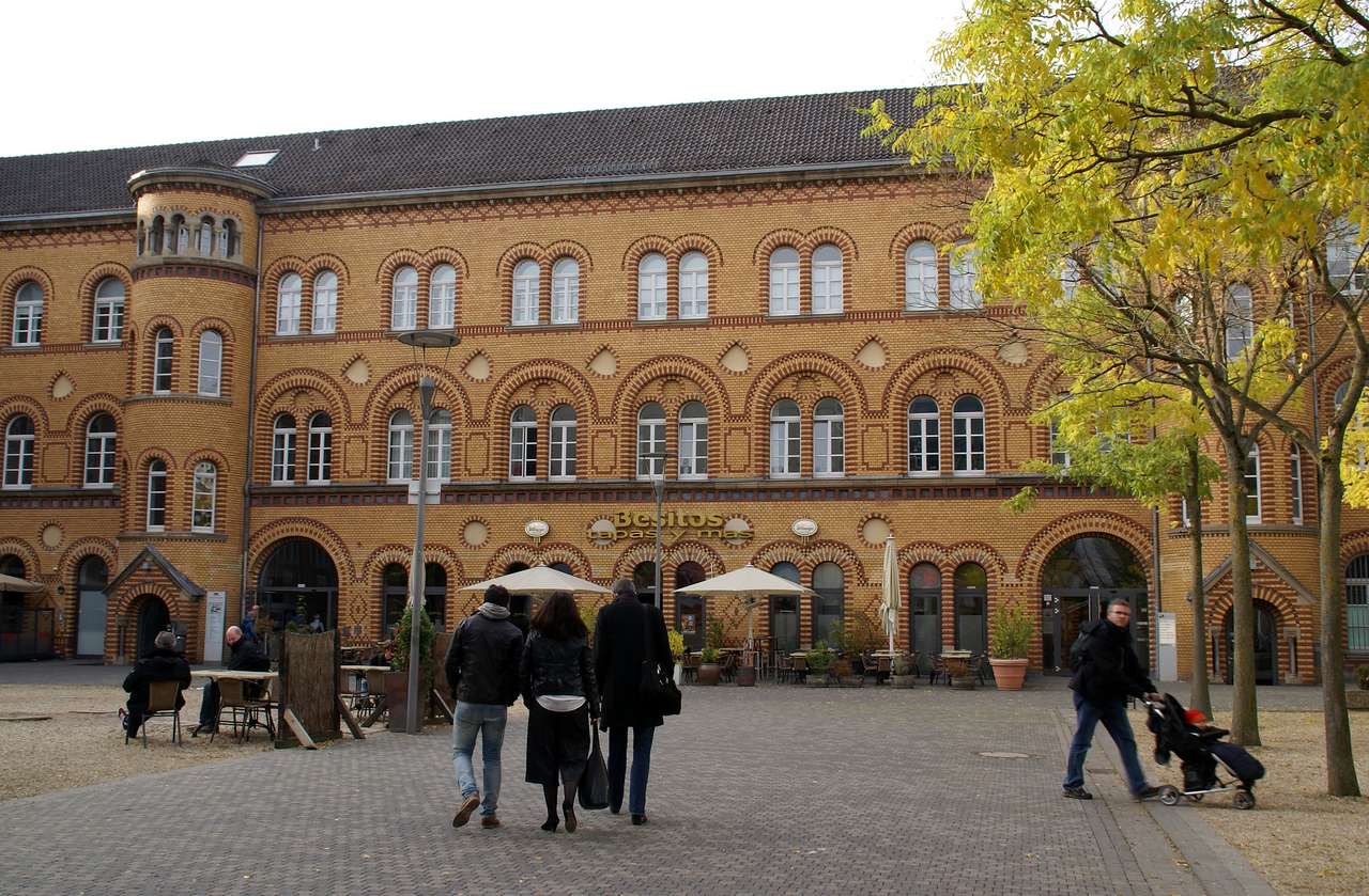Aachen - Alter Posthof Pussel online
