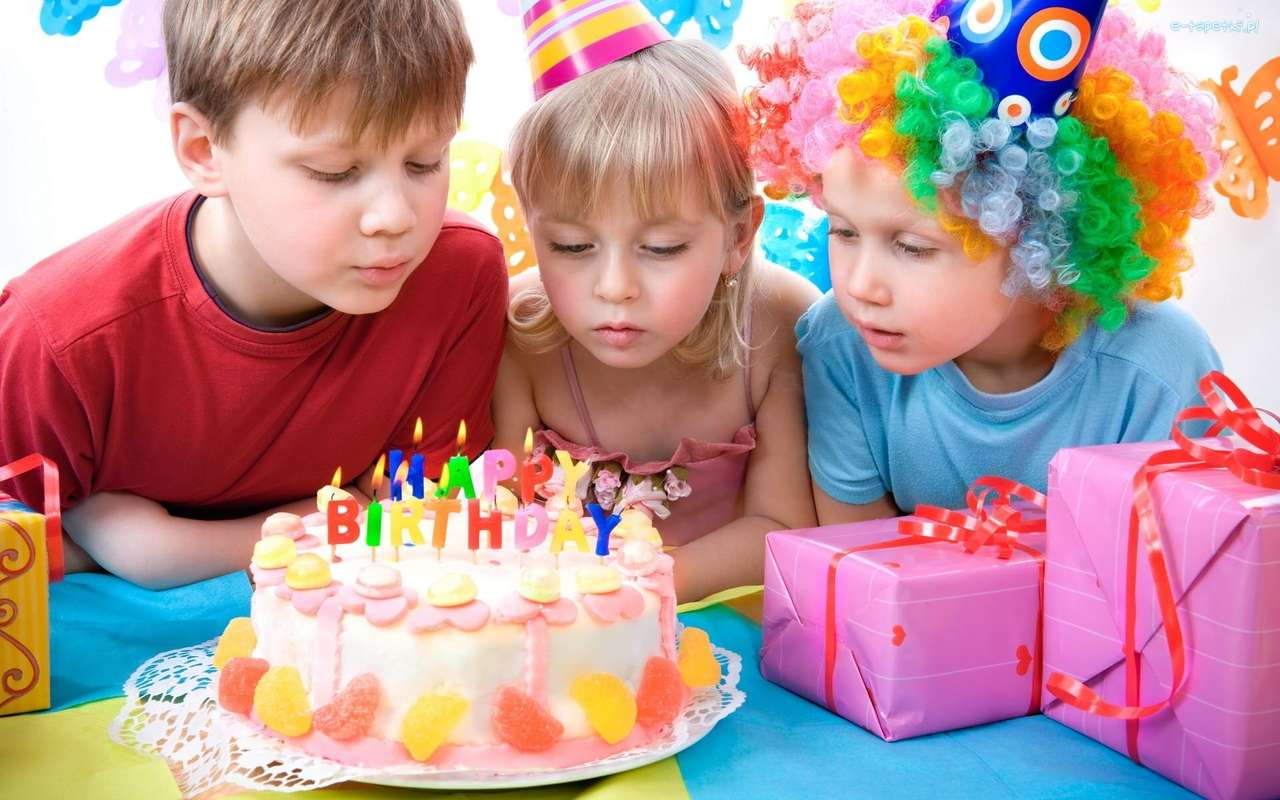 fête d'anniversaire et gâteau puzzle en ligne