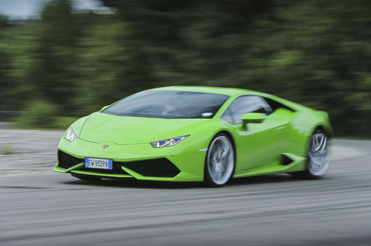 Зелено Lamborghini Huracan онлайн пъзел