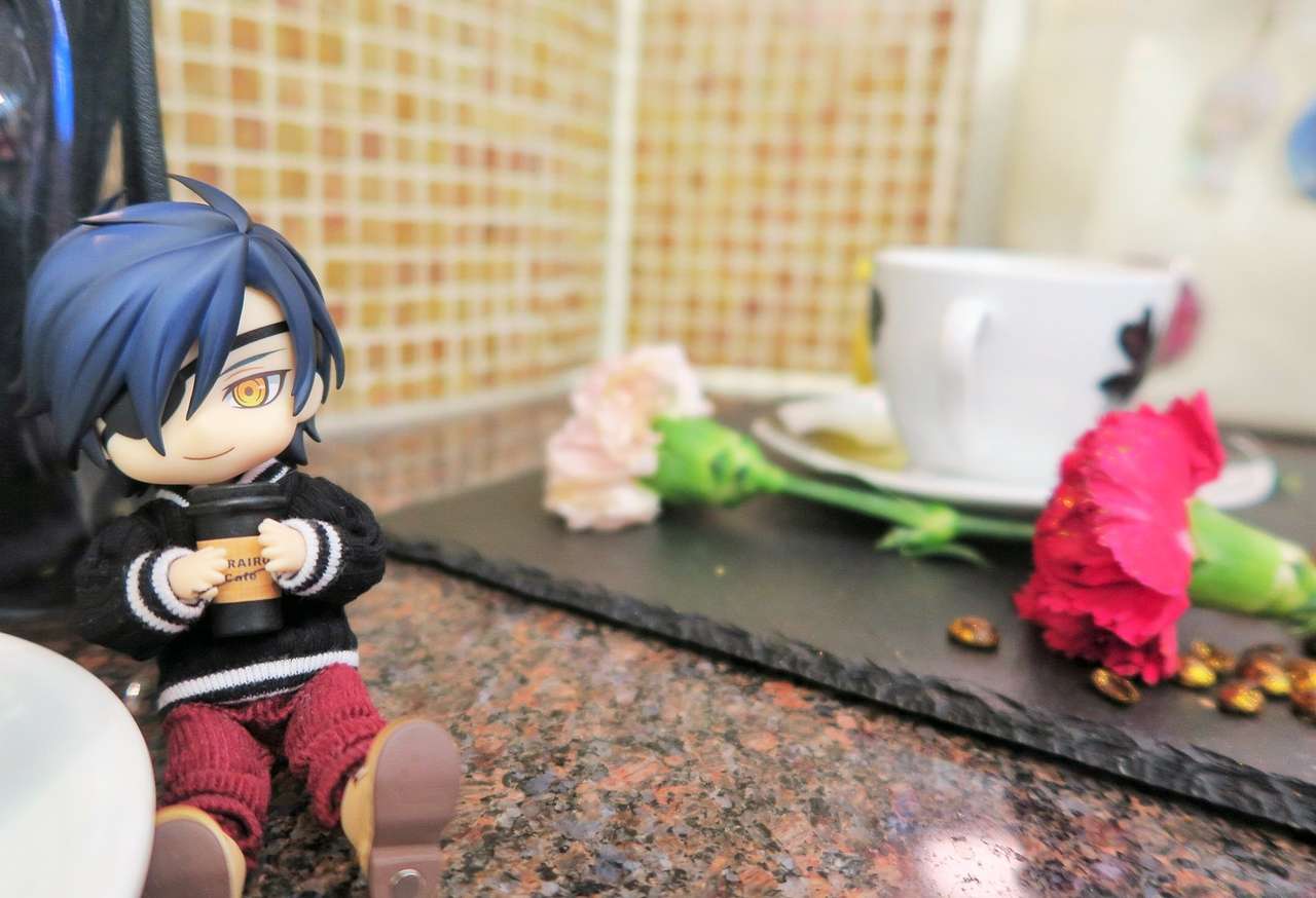 Mitsu drinkt koffie legpuzzel online
