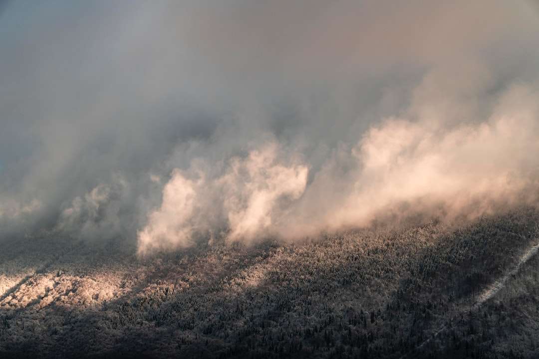 foto in scala di grigi delle nuvole puzzle online
