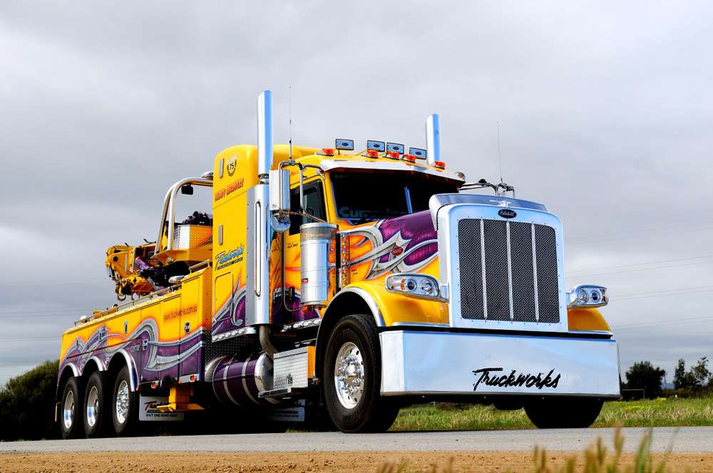GIALLO CAMION ................ puzzle online