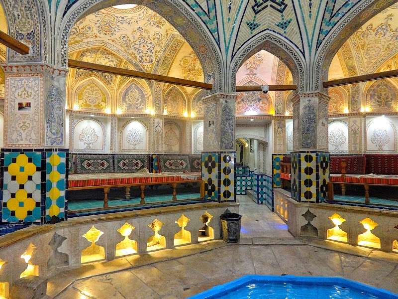interior of a palace in iran jigsaw puzzle online