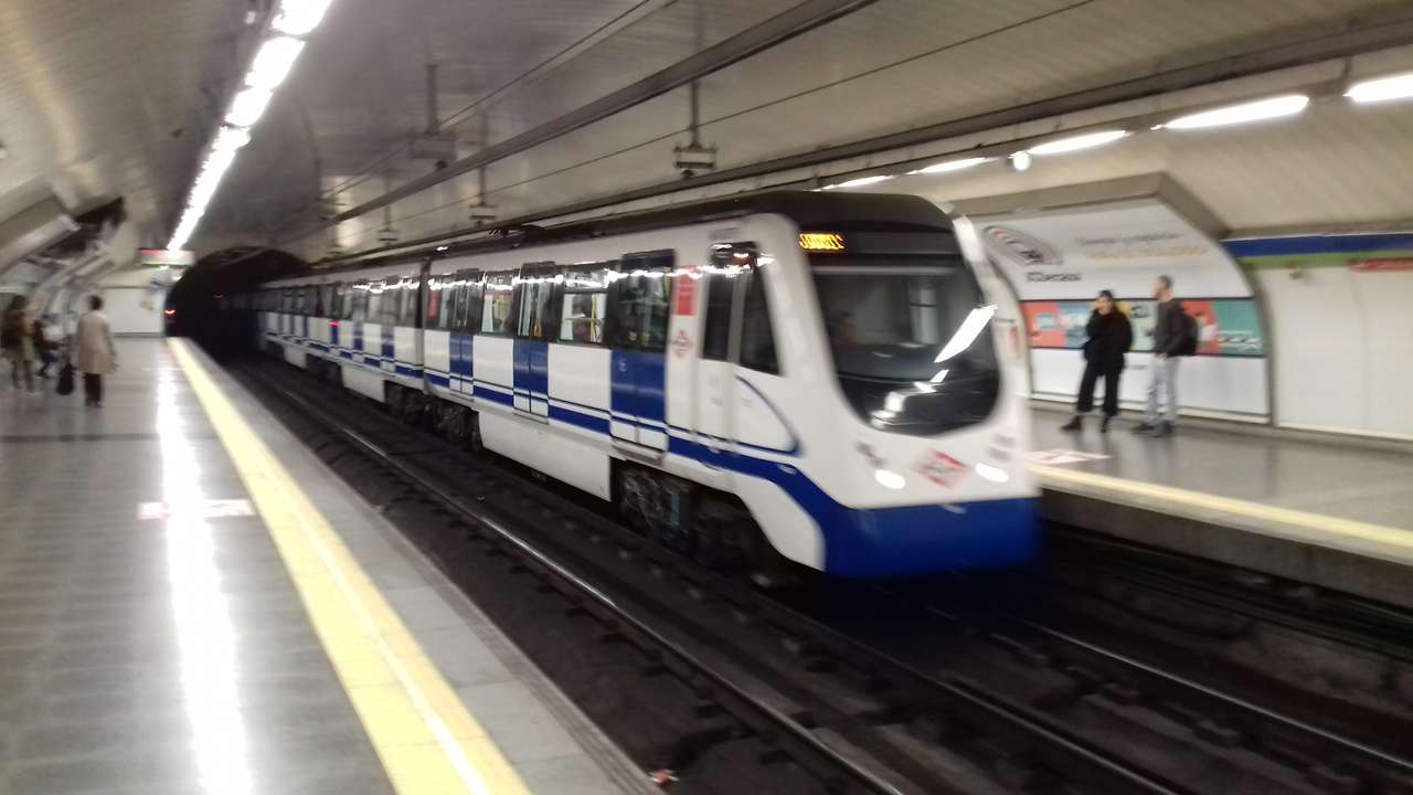 Madrid tunnelbana pussel på nätet