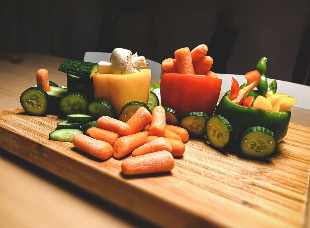 нарязани моркови и зелен пипер онлайн пъзел