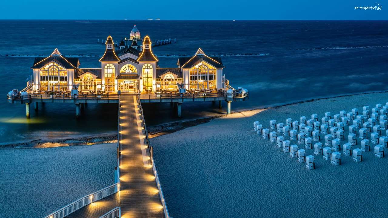 pier, restaurant aan zee legpuzzel online