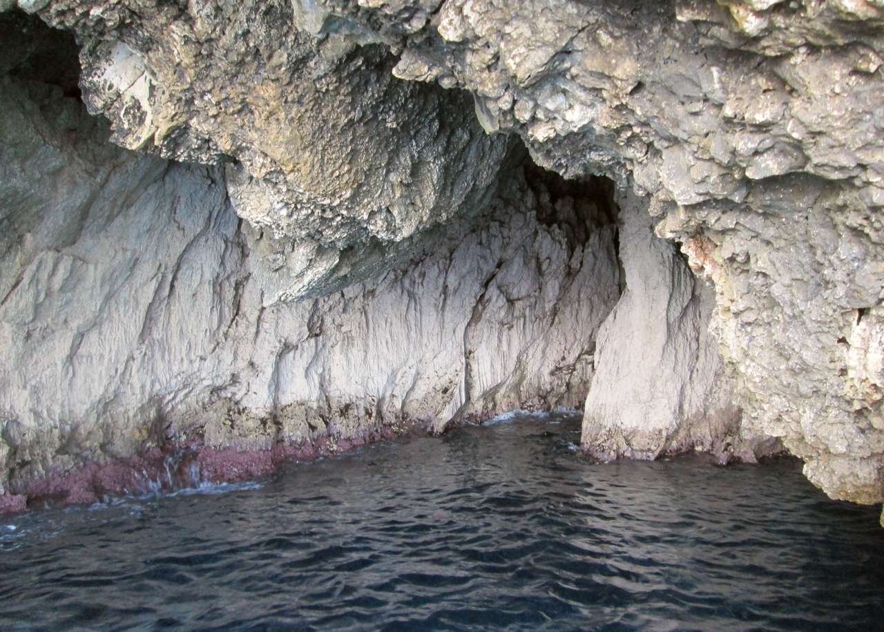 Скалният пещера онлайн пъзел