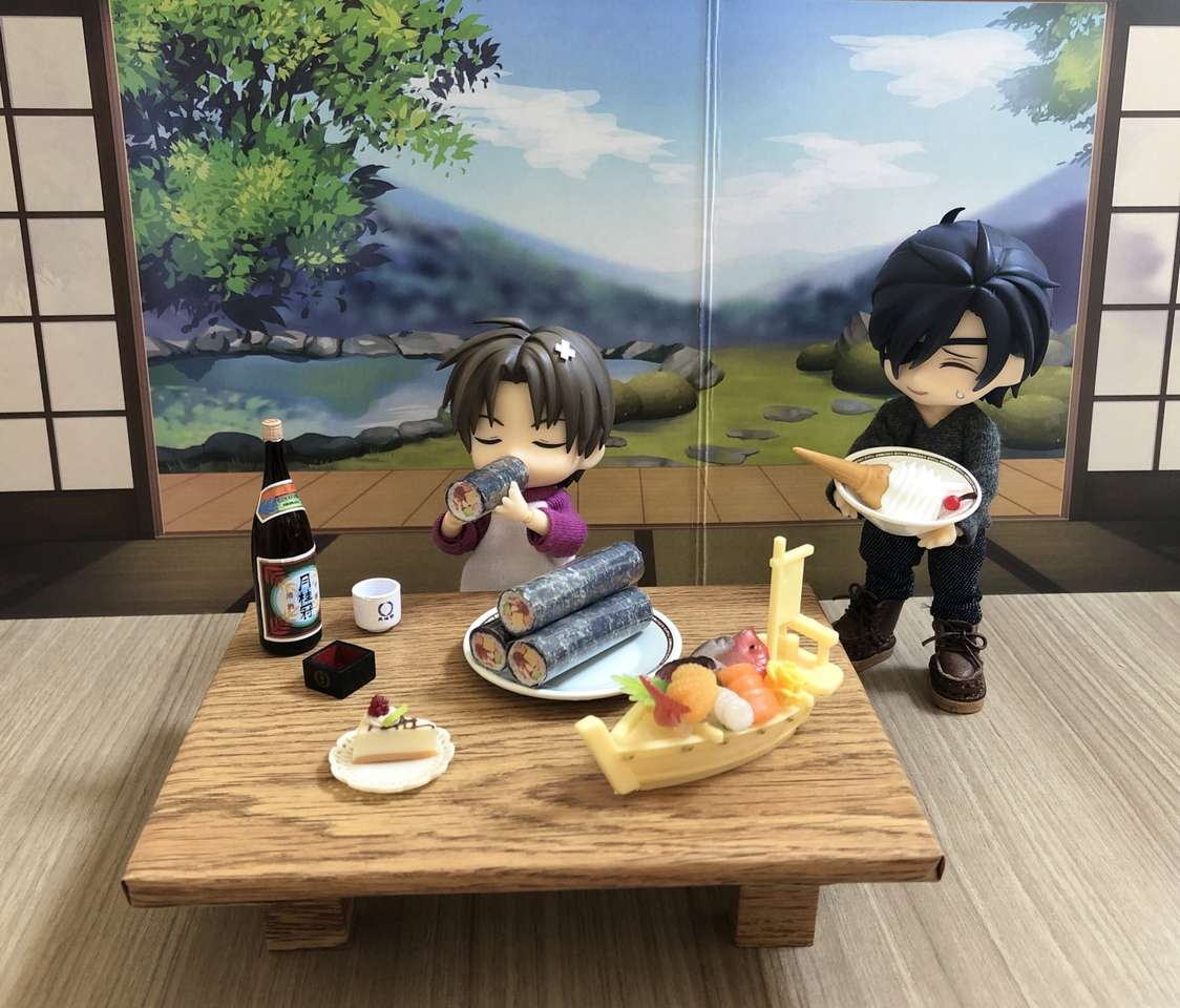 Hasebe och Mitsutada vid bordet Pussel online