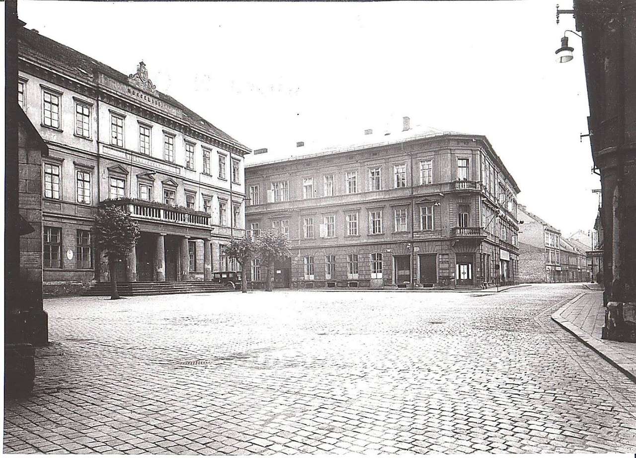 Chomutov Husovo náměstí r. 1952 legpuzzel online