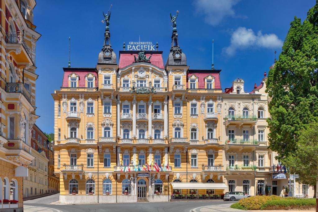 Курортне місто Маріанські Лазні в Чехії онлайн пазл