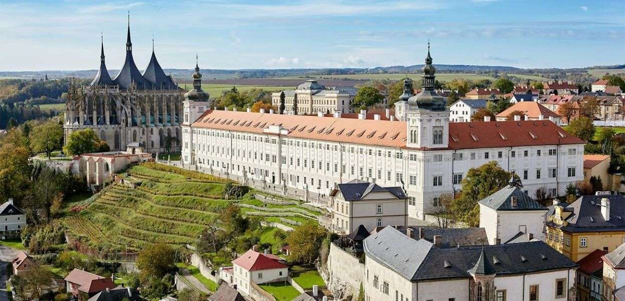 Πόλη καθεδρικών ναών Kutna Hora στη Δημοκρατία της Τσεχίας online παζλ