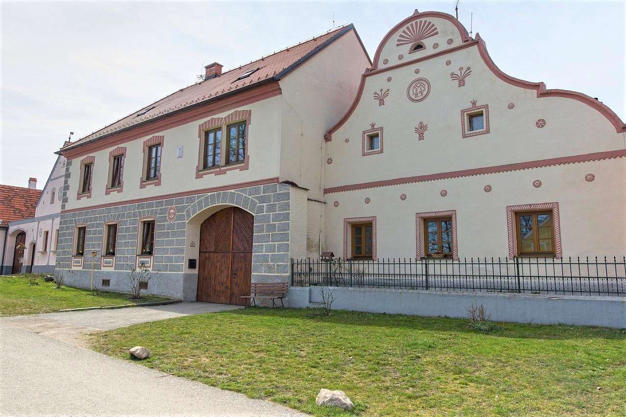 Holasovice historisk stad i Tjeckien Pussel online