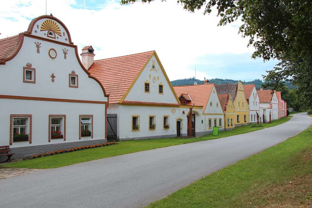 Ciudad histórica de Holasovice en la República Checa rompecabezas en línea