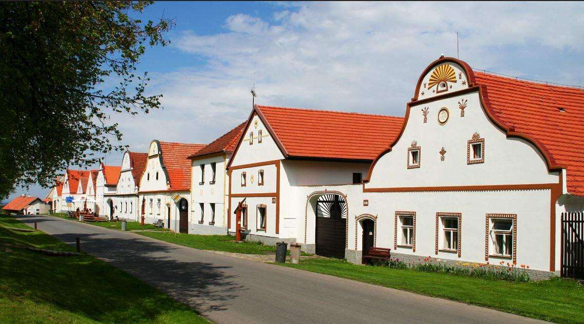 Cidade histórica de Holasovice na República Tcheca puzzle online