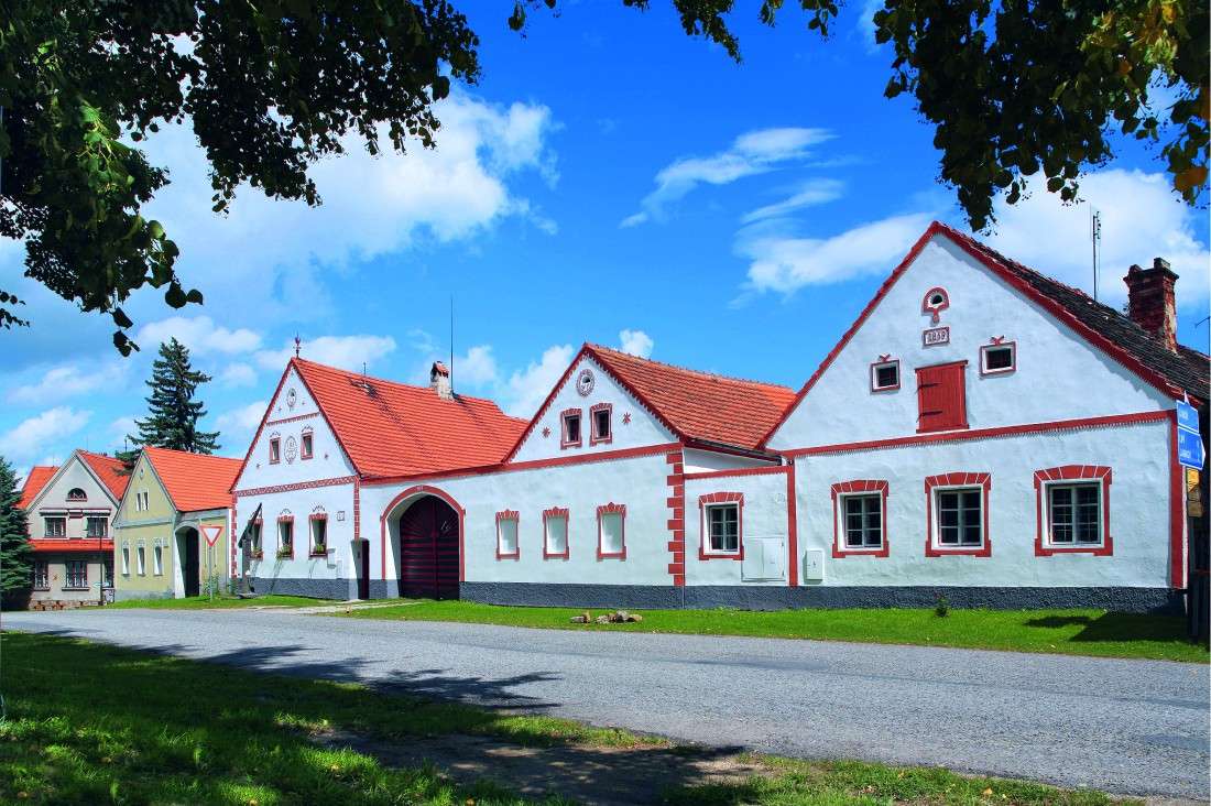 Cidade histórica de Holasovice na República Tcheca quebra-cabeças online