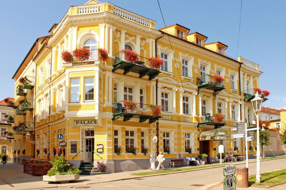 Ville thermale de Franzensbad en République tchèque puzzle en ligne