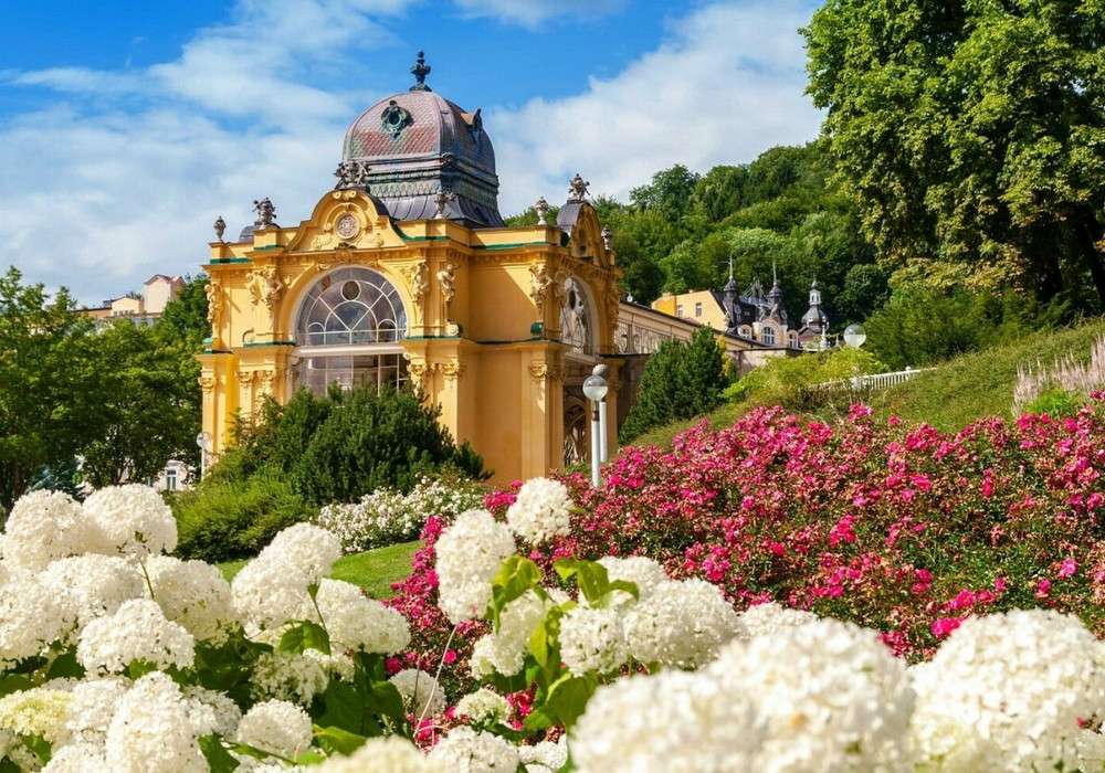 Karlovy Vary fürdő a Cseh Köztársaságban online puzzle