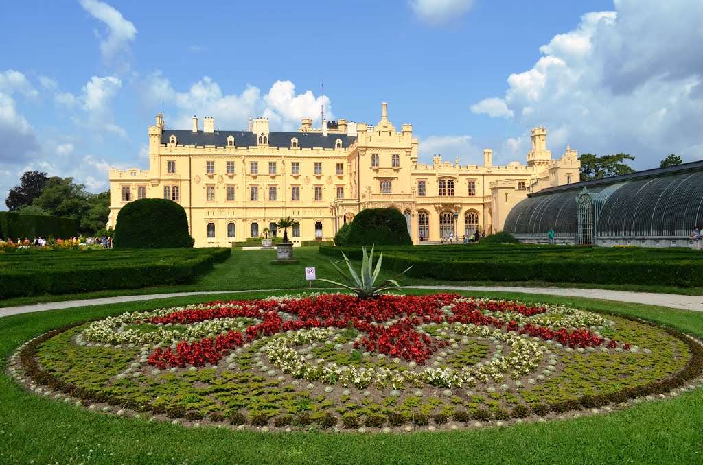 Замък Леднице Валтице Чехия онлайн пъзел