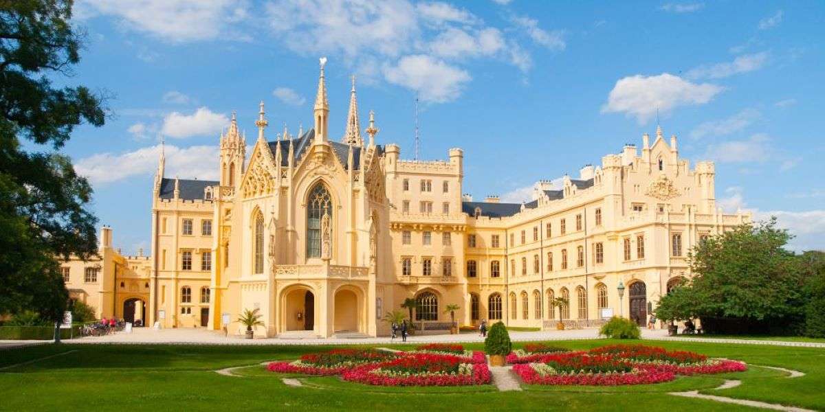Замок Леднице Валтіце Чехія онлайн пазл