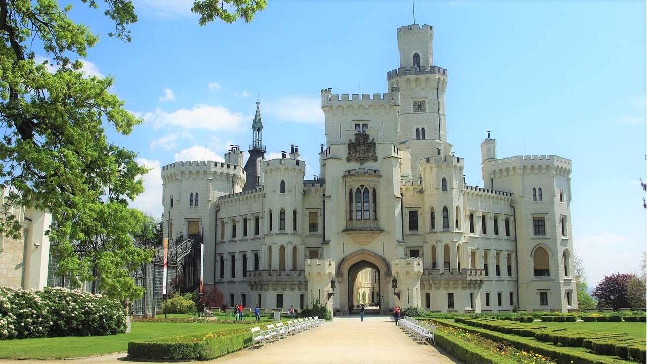 Castelul Hluboka Republica Cehă jigsaw puzzle online