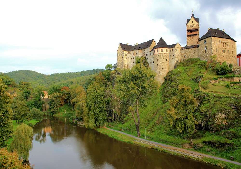 Burg Loket Tschechei Puzzlespiel online