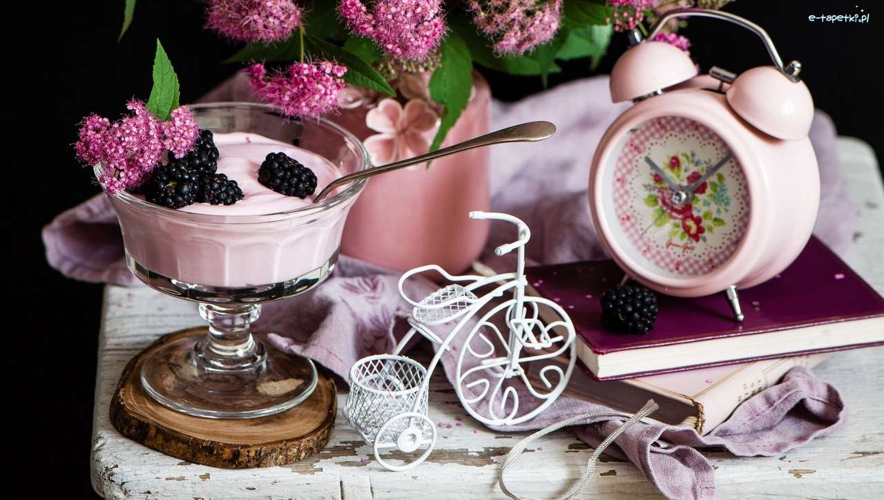 mousse with blackberries jigsaw puzzle online