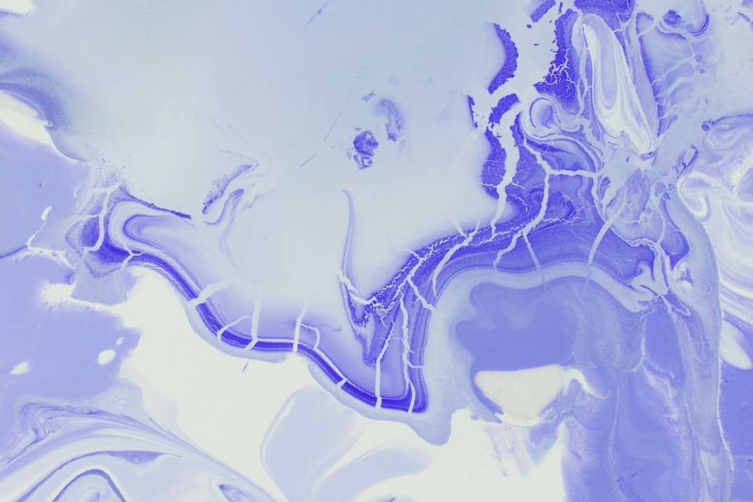 фиолетово-белая абстрактная живопись онлайн-пазл