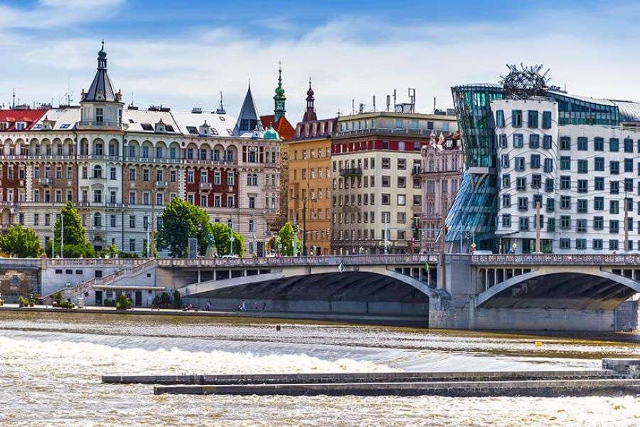 Prágai Táncoló Ház Csehország online puzzle