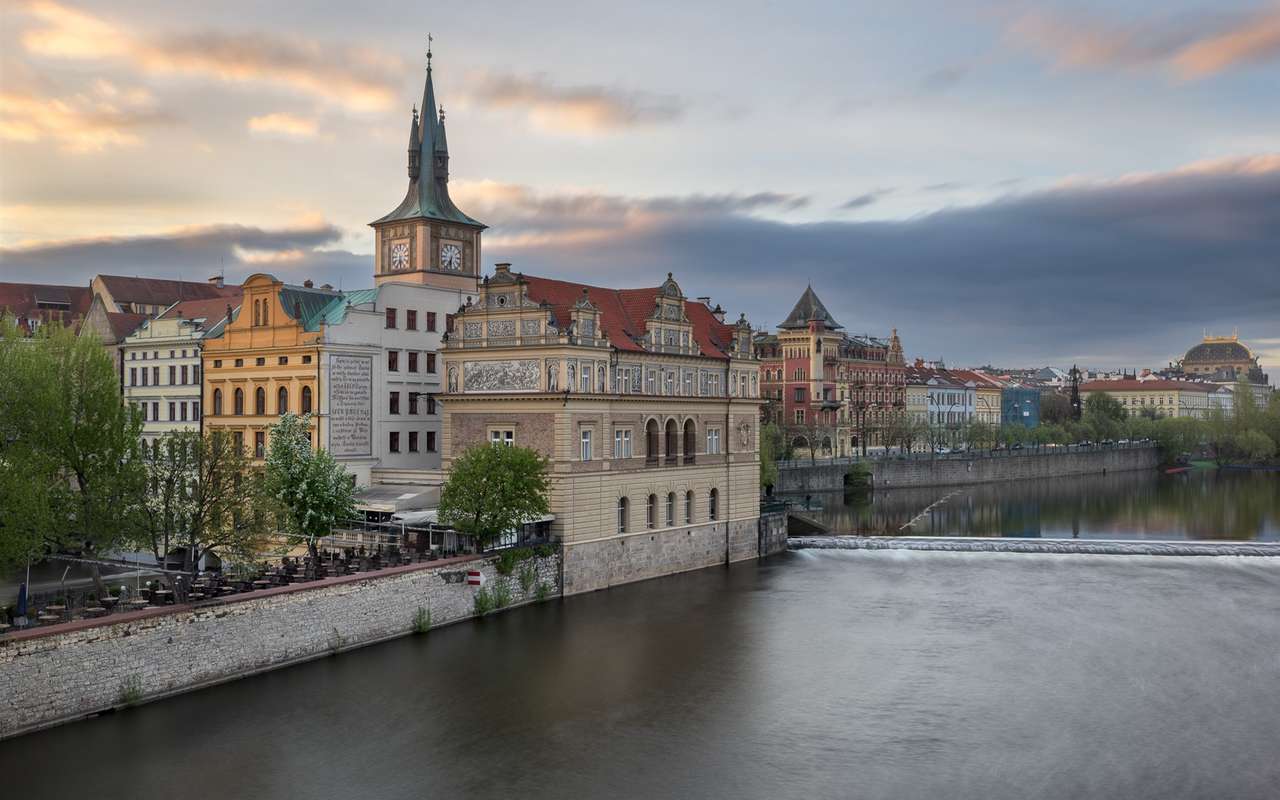 Prags museum Vltava Tjeckien Pussel online
