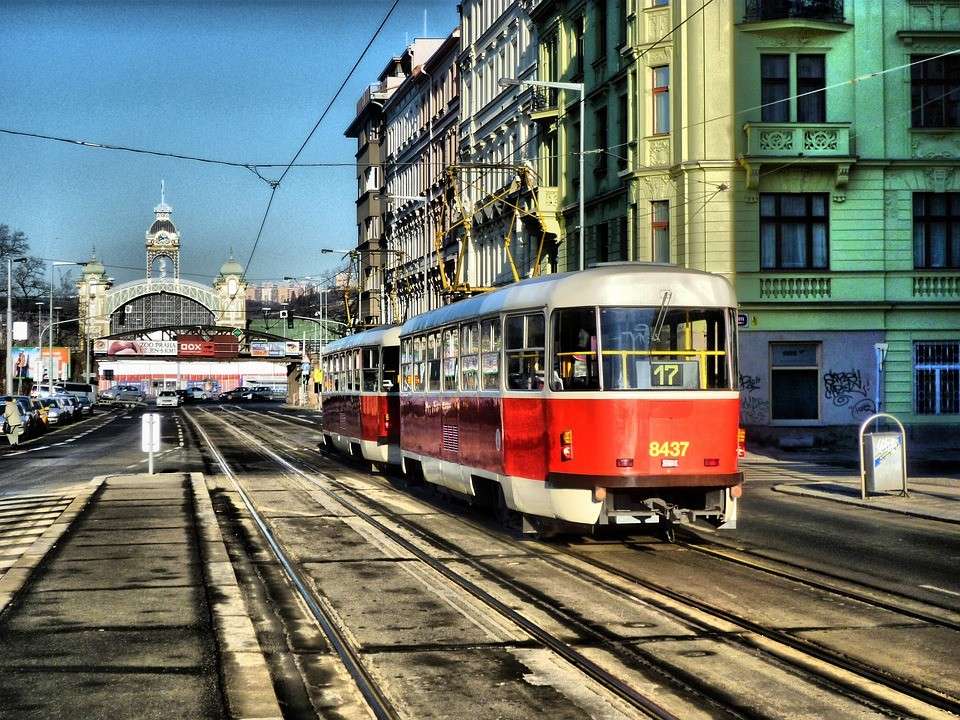 Trem no centro de Praga, República Tcheca puzzle online