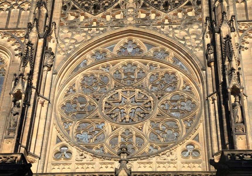 Fațada exterioară a Catedralei Sf. Vitus din Praga puzzle online