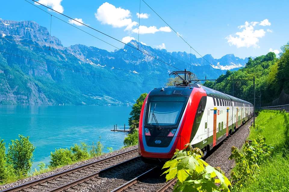поезд в Швейцарии онлайн-пазл