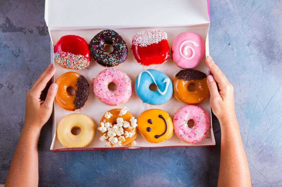 fetter Donnerstag und bunte Donuts Online-Puzzle