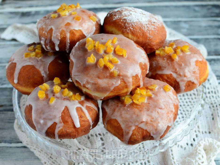 Donuts mit Zuckerguss und Marmelade Puzzlespiel online