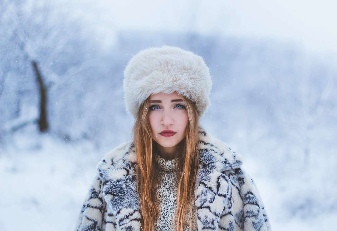woman in white fur coat and white fur hat jigsaw puzzle online