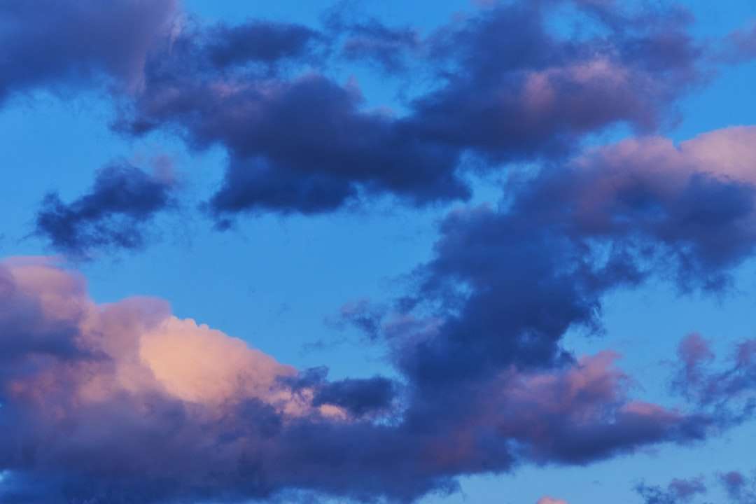 昼間の白い雲と青い空 オンラインパズル