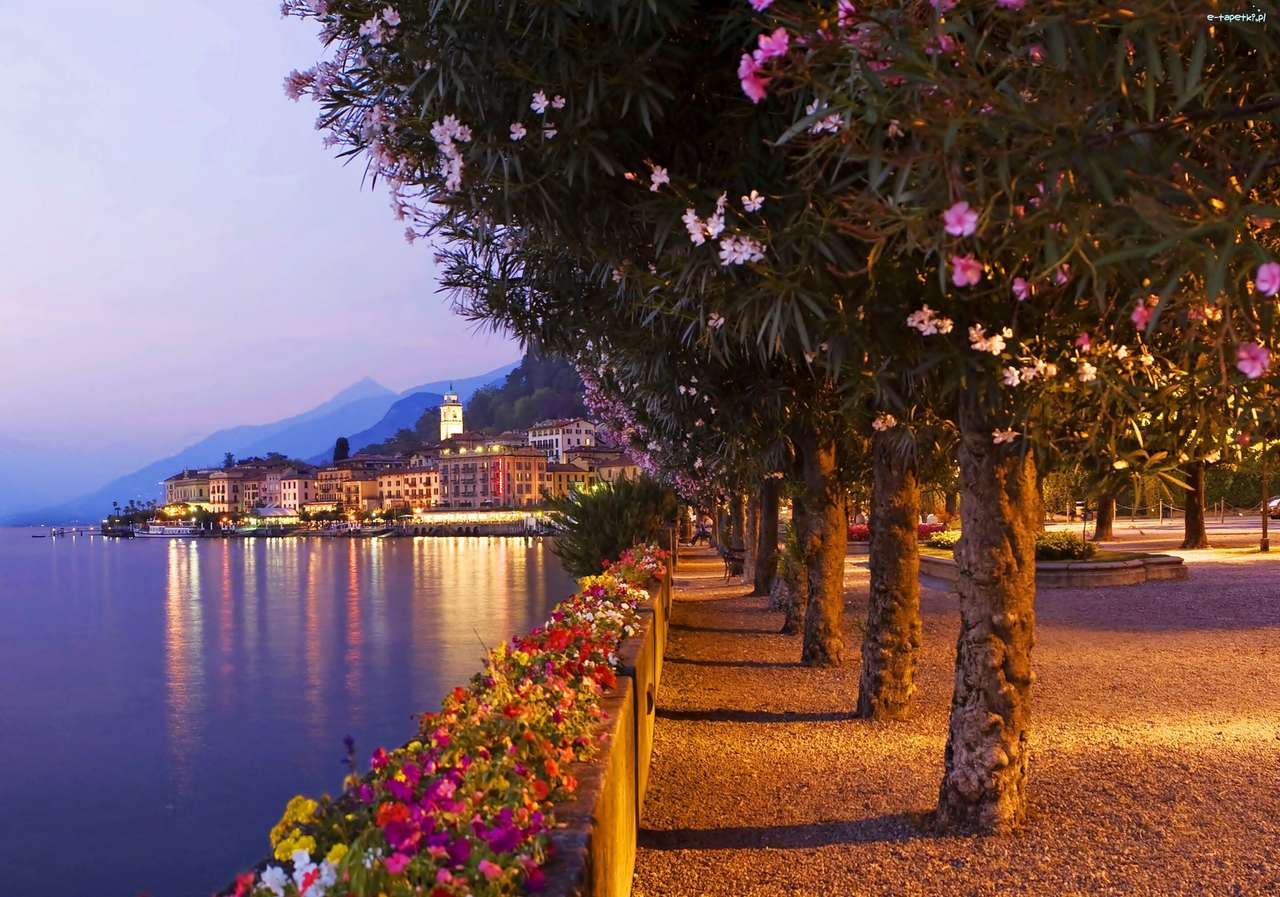 італія- озеро, гори онлайн пазл